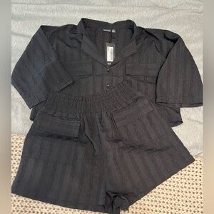 Black crinkle set